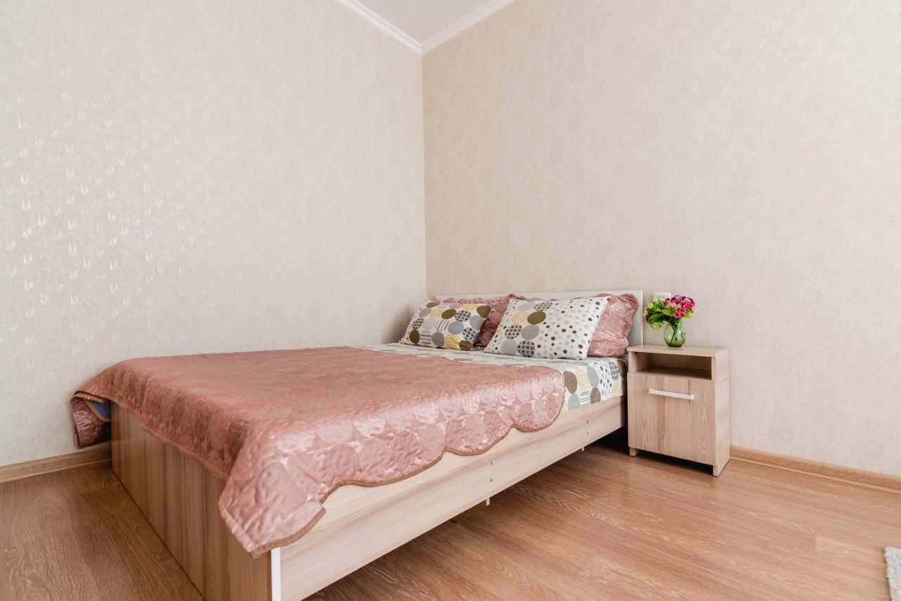 Akvarel Apartment Near Adk Алма Ата Екстериор снимка