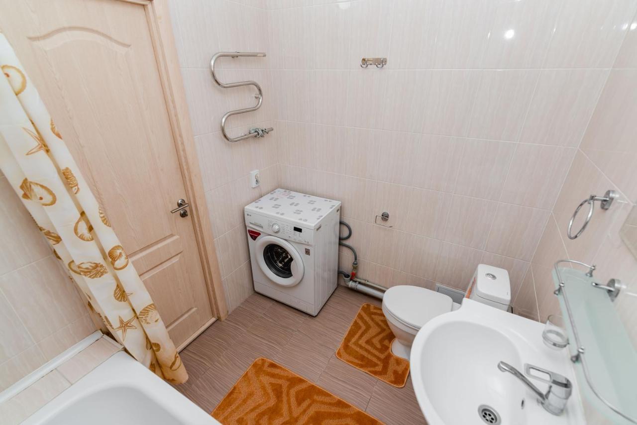 Akvarel Apartment Near Adk Алма Ата Екстериор снимка