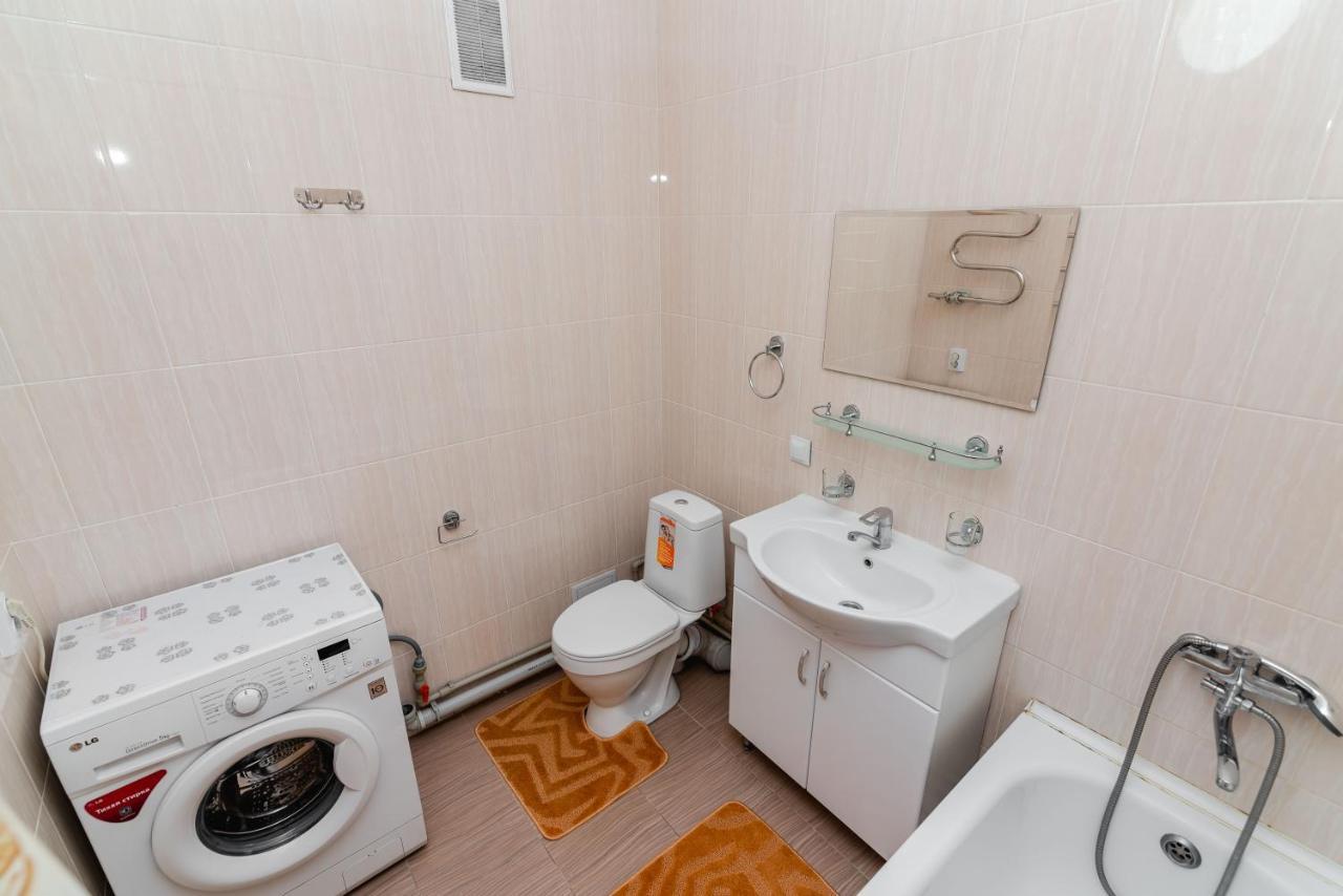 Akvarel Apartment Near Adk Алма Ата Екстериор снимка