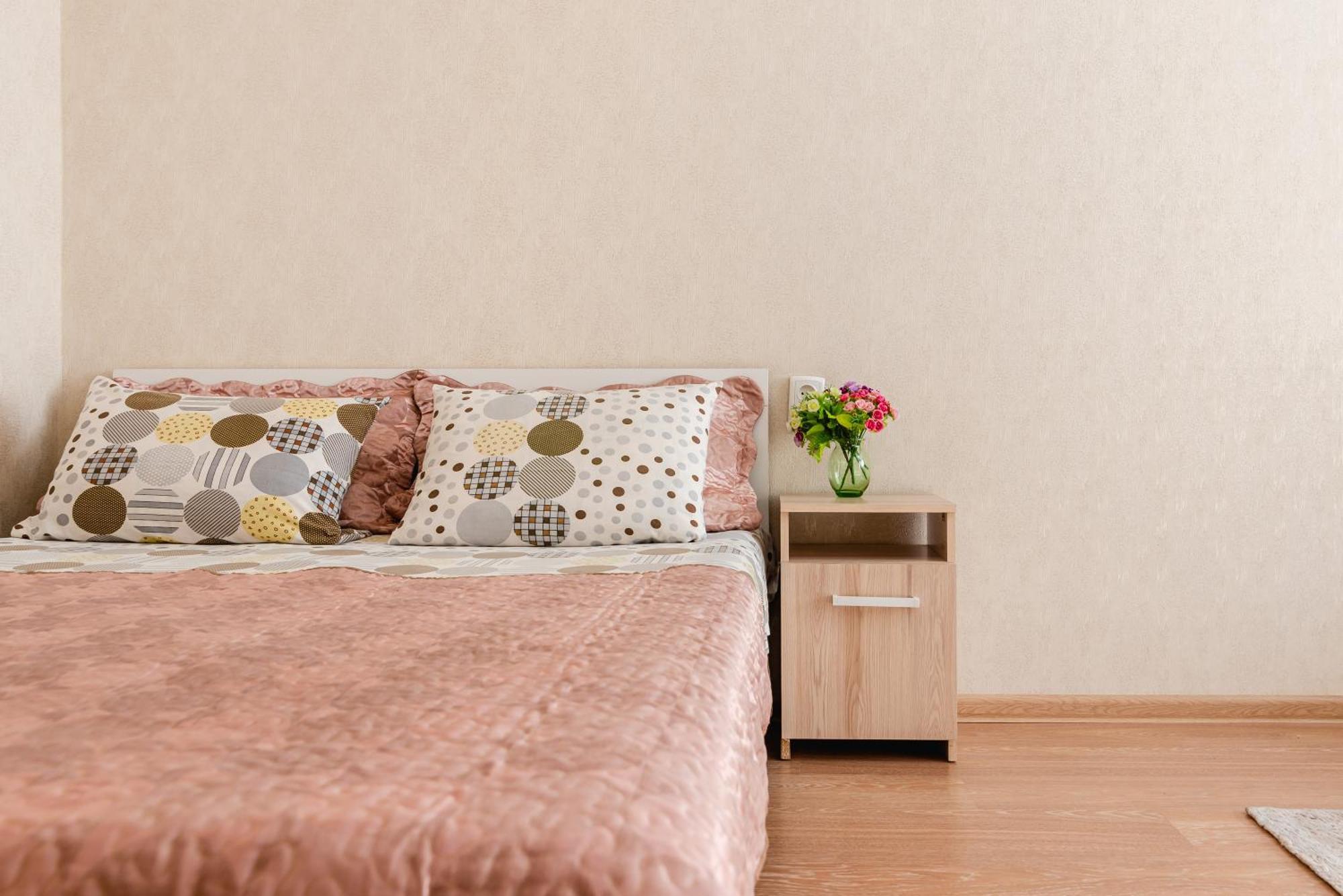 Akvarel Apartment Near Adk Алма Ата Екстериор снимка